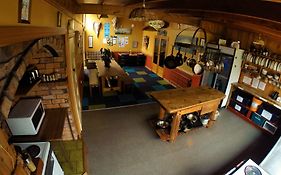 Bazils Hostel & Surf School